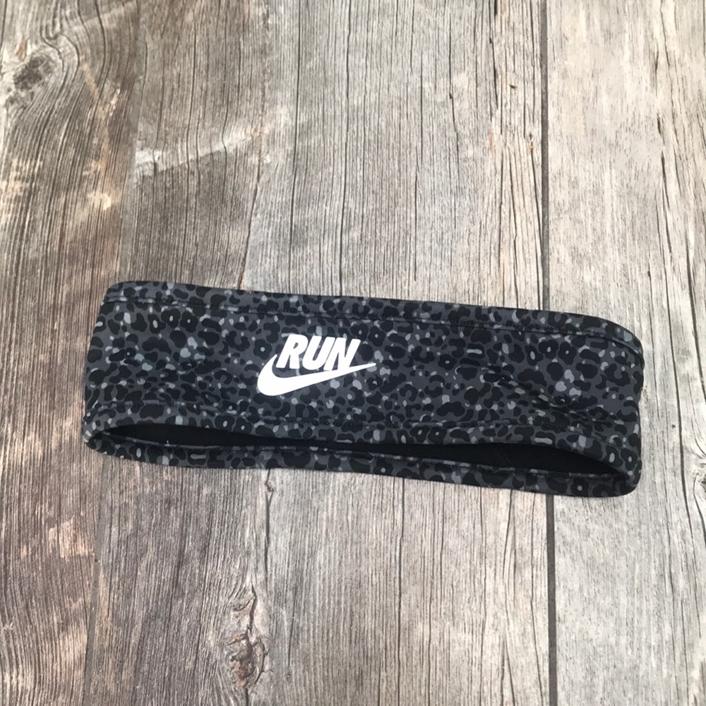 NEW NIKE HEADBAND